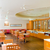 最大113席ある店内はお一人様から団体様まで様々なシチュエーションでご利用いただけます。