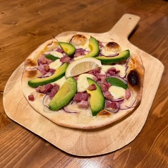 アボカドとパンチェッタマヨ