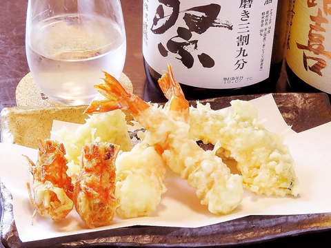 職人が作るこだわりの天ぷらと季節のお料理をご堪能ください。