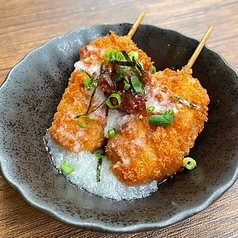 豚肉の串カツ　みぞれ梅肉のせ