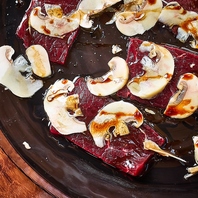 新鮮な鯨料理を、心ゆくまで堪能する贅沢なひとときを。