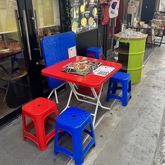 暖かい日にはテラス席で乾杯！！屋根もあるので雨の日でも安心◎