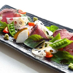 自家製ローストビーフと彩り旬野菜