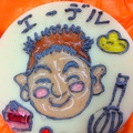 料理メニュー写真 お好きなキャラクターをホワイトチョコのプレートにお書き致します。ケーキ代+プレート代