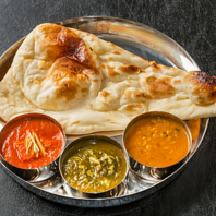 お得にランチを楽しむならロータスへ！