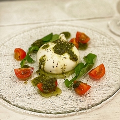 モッツァレラブッファラとトマトのカプレーゼ