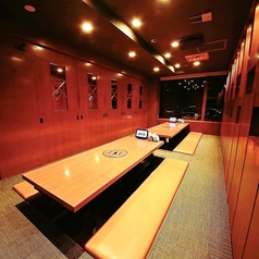 お座敷フロア最大80名様ご利用可能です☆大人数での飲み会に最適です!会社の懇親会・二次会・同窓会などの各種飲み会の際は是非、ご利用ください♪その際は飲み放題付きのコースとご一緒にお楽しみください♪コースの他、食べ放題&飲み放題コースもご用意しております!千里中央での飲み会は甘太郎で!