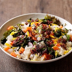 彩り野菜の海鮮サラダ