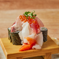 コスパ抜群の海鮮こぼれ寿司は贅沢なお刺身がゴロゴロ！