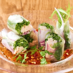 蒸し鶏と水菜の生春巻き