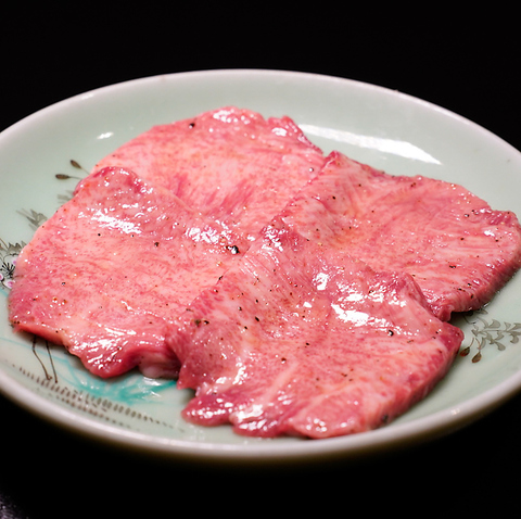 サシのバランスが良いお肉や赤身の美味しいお肉をご堪能いただけます。