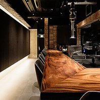 洗練された素材が織りなす大人の隠れ家空間