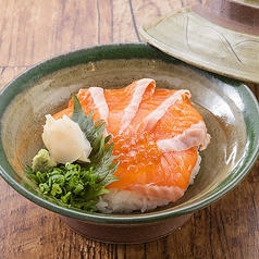 ゆたからサーモン小丼ぶり