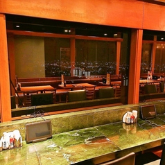 窓から見える景色にウットリ…少人数から最大80名様までご利用頂ける大広間など、利用シーン、人数に合わせて使える個室もございますので、千里中央での飲み会は是非甘太郎をご利用ください!