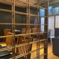 赤坂見附徒歩5分。一歩店内に入ればプライベートな空間