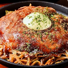 【福岡流にアレンジ】広島お好み焼き　豚焼（豚、麺）＜1045円(税込)＞の写真