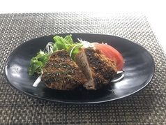 肉汁溢れるメンチカツ