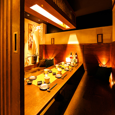 少人数様でのご宴会は勿論、団体様でのご要望にもお応え出来るように広々個室席も完備♪大人数様でのご宴会にぴったりの個室席にご案内いたします◎さらに、お得にご宴会をお楽しみいただけるようクーポンも多数ご用意しております。新橋での各種ご宴会を心ゆくまでお楽しみください♪