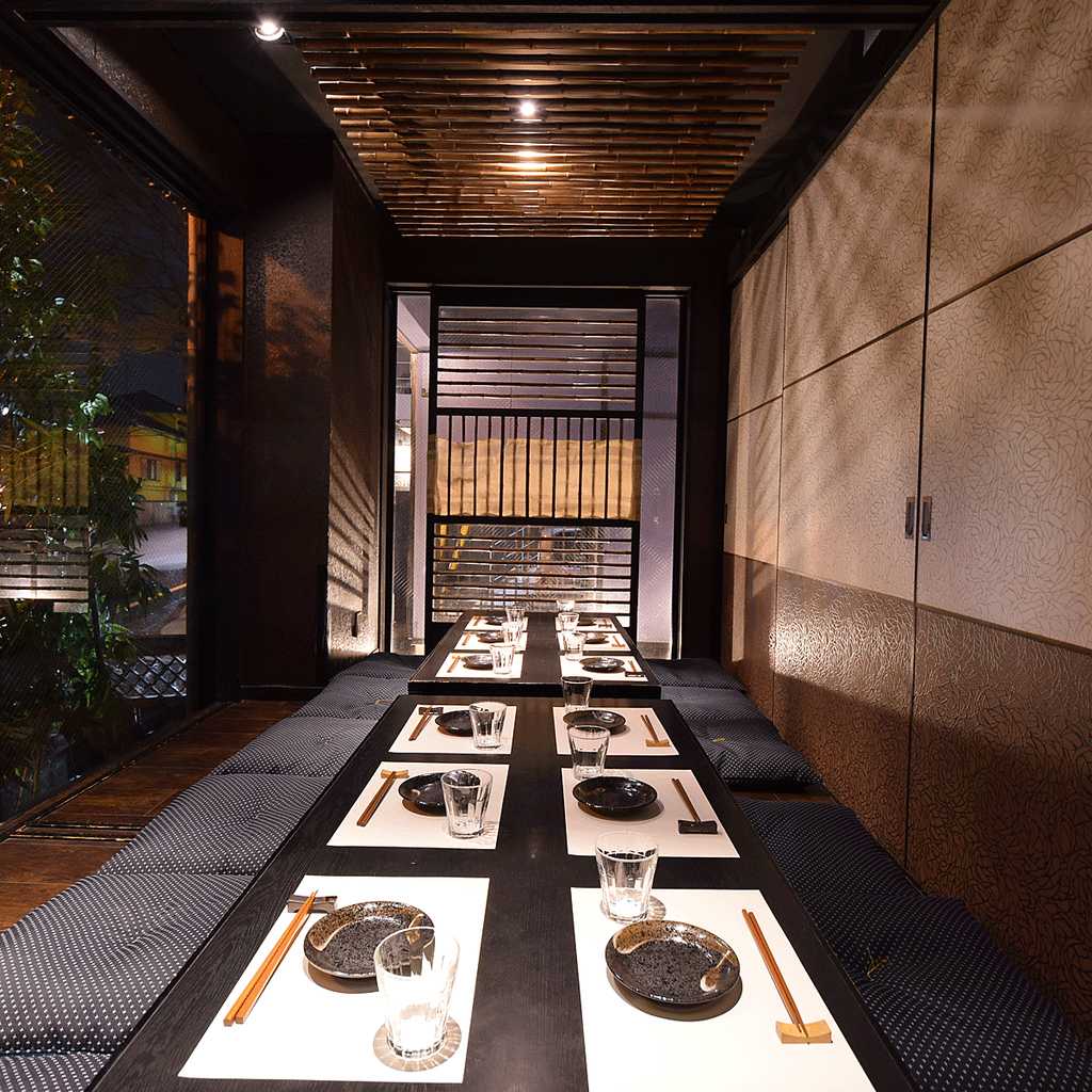 団体様用のお席も完全個室空間…♪ワンランク上の大人の空間で宴会、飲み会に◎