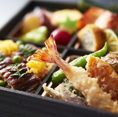 お持ち帰り・配達ともに承っております。