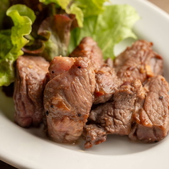 【大曽根のイタリアンバル】ボリューム満点のお肉料理の写真