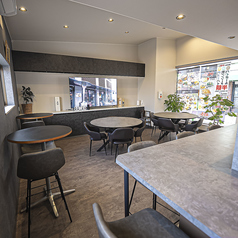 2名×2テーブル/4名×2テーブル