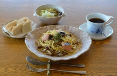 きのこと秋鮭の味噌クリームパスタ