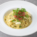 料理メニュー写真&nbsp;博多明太子とアオリイカ　塩レモンのスパゲッティ　カルボナーラ