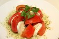 料理メニュー写真 トマトとモッツァレラのカプレーゼ