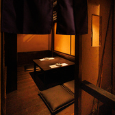 2名様～ご利用可能な個室席を完備！お席で喫煙も可能です！周囲を気にせず仲間とワイワイ楽しむ宴会に最適！ゆったりくつろげる居心地の良さも抜群で、お酒と料理を味わいながらお過ごしください！