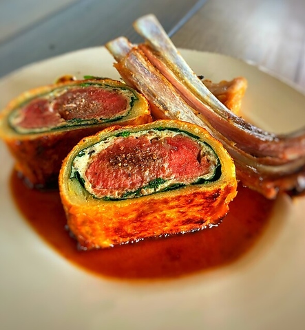 「行きつけ」にしたくなる隠れ家ビストロ。自然派ワインと季節のお料理