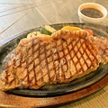 料理メニュー写真&nbsp;国産黒毛和牛の鉄板サーロインステーキ