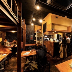 カウンター席。目の前で焼きあげるライブ感のあるお席!!お1人様やカップルに人気♪