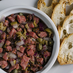 牛肉のタルタル　バゲット添え