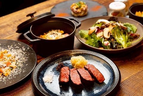 開放感ある空間でカジュアルに楽しめる本格肉ビストロ×ワイン　