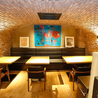 大人の隠れ家的おしゃれで落ちいた店内