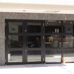 【貸切・15～20名様】他のお客様を気にすることなくお身内だけで羽根を伸ばしてご宴会をお楽しみいただけます。会社の歓送迎会やイベントの打ち上げなど幅広いシーンでご利用いただけます。ご宴会に最適なコースも豊富にございます。