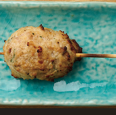 《鶏串焼き》豆腐を練りこんだ自家製つくね