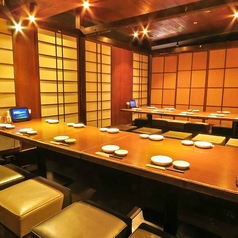 大切な人との時間に最適な空間。個室は掘りごたつ席。和の雰囲気の中でくつろげます。掘りごたつのお席は足元もゆったりとリラックスしてお食事頂けます。個室/ソファー/掘りごたつと様々なお席をご用意しております。【目黒で個室のあるお店をお探しなら北海道へ】