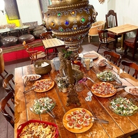 世界中から集められた家具の中で、ゆったりと…