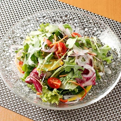 17種類の彩り野菜サラダ