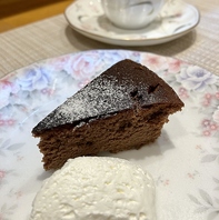 季節のケーキ『ショコラスフレケーキ』