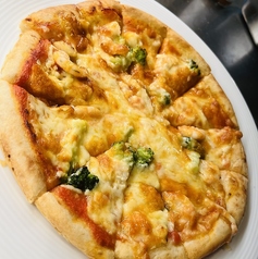 海老とブロッコリーのピッツァ（ハーフ1290円）