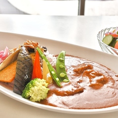 チキンカレーまたはシーフードカレー