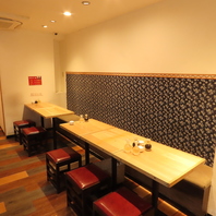 本場中国をイメージした店内で、手作りの点心をどうぞ。