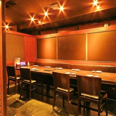 最大80名様程度までの大宴会OK。ゆったり掘りごたつ個室。団体お座敷は大人気。総席数は240席の広々店内で大宮での大型宴会はすべて当店にお任せください。昼宴会も随時承っております。人気のお席は数に限りがございますので、ご予約はお早目にお願いいたします【目黒で個室のあるお店をお探しなら北海道へ】