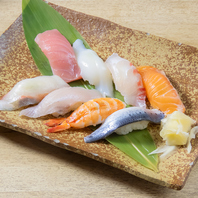 朝一番で市場から仕入れる新鮮な魚介類！