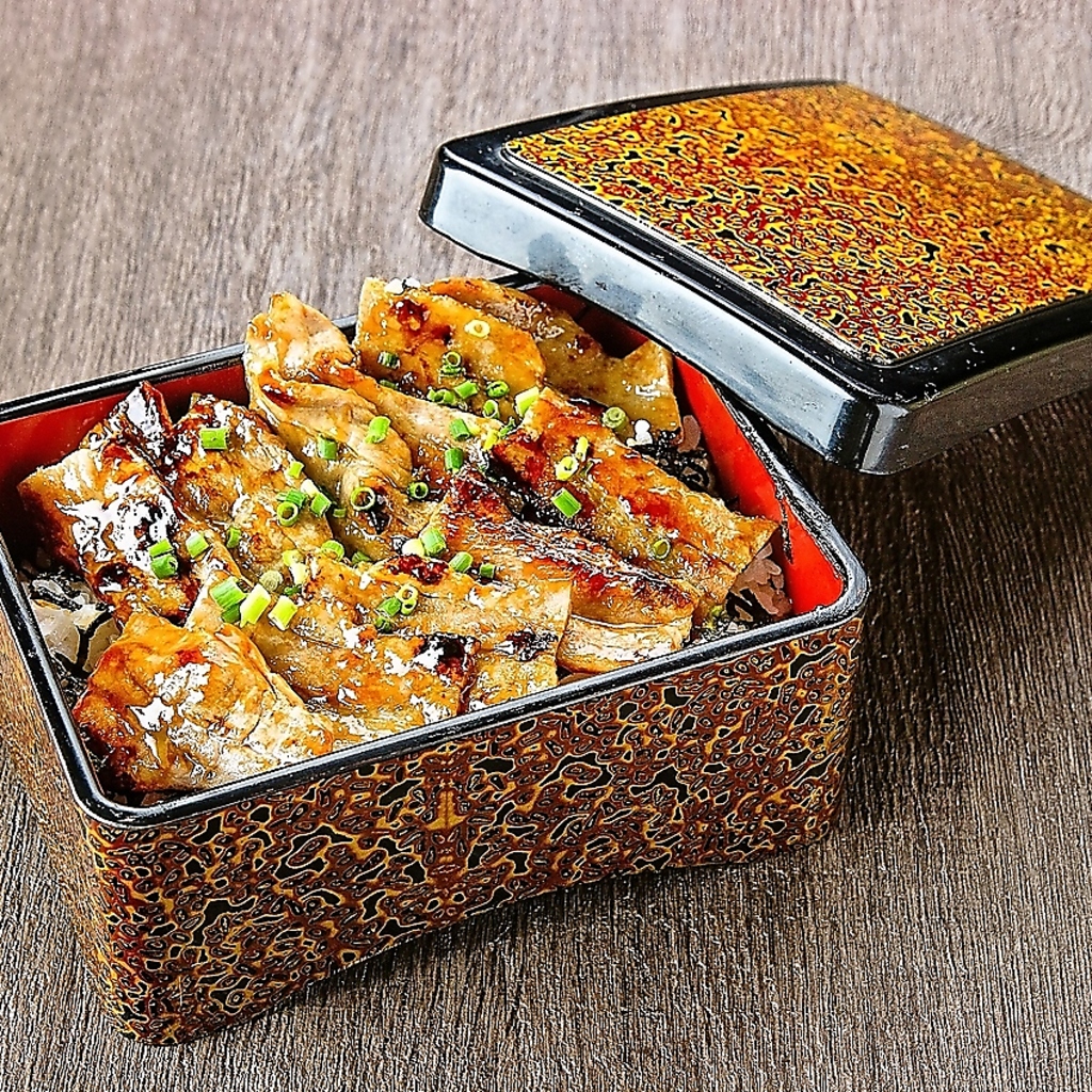 居酒屋ではちょっと珍しい？お重はガッツリお食事したいときにおすすめ！ランチにもどうぞ◎