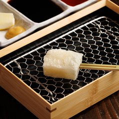 一口で驚き、一串でクセになる。