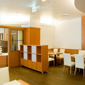 店内はバリアフリーとなっており、ベビーカーや車いすのお客様も安心してお越しいただけます。